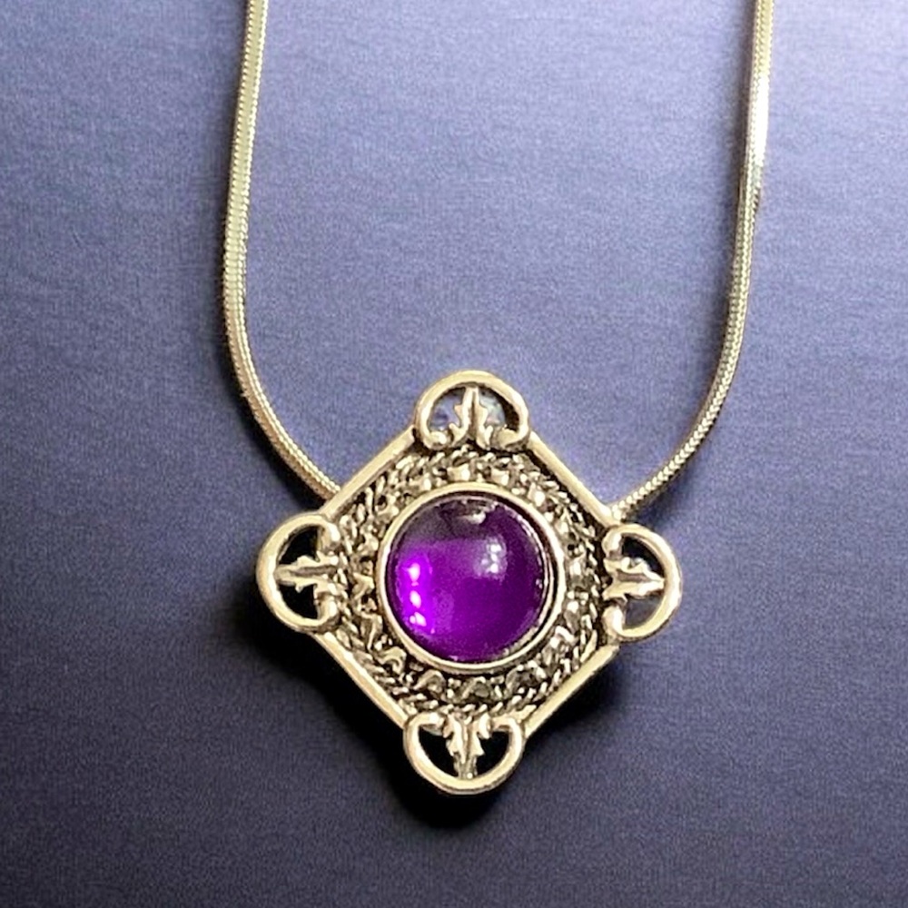 Boho Western Chic Purple and Silver Pendant Necklace. NWT